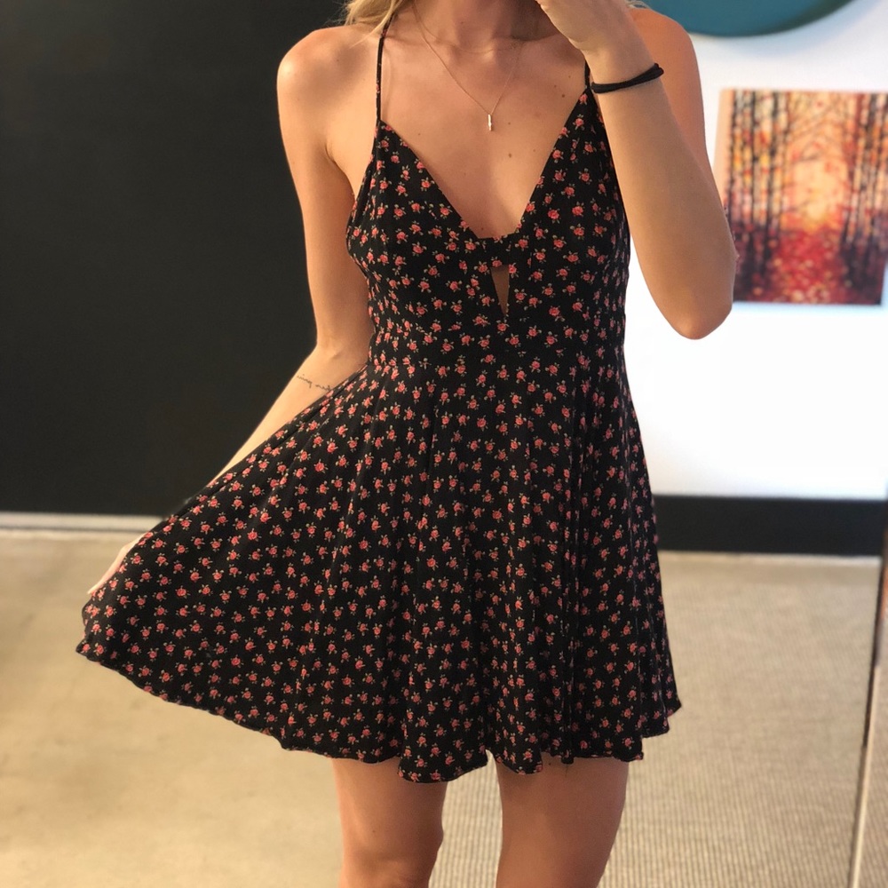 Floral mini dress with cut out